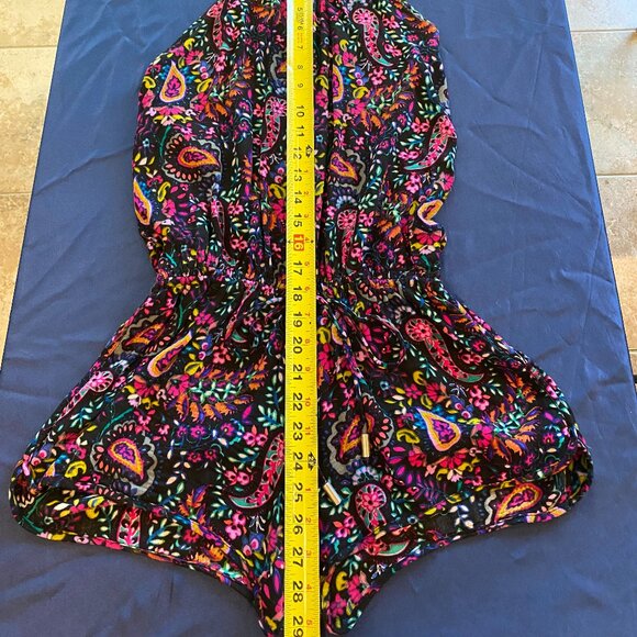 OLIVACEOUS Halter top Romper in SMALL - Picture 2 of 7